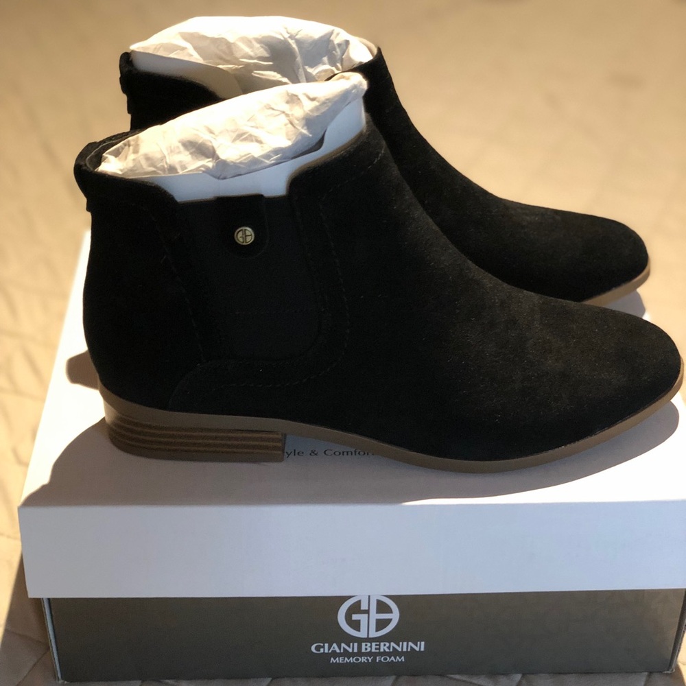 Giani Bernini ankle boots (Color: Black - Size: 7M